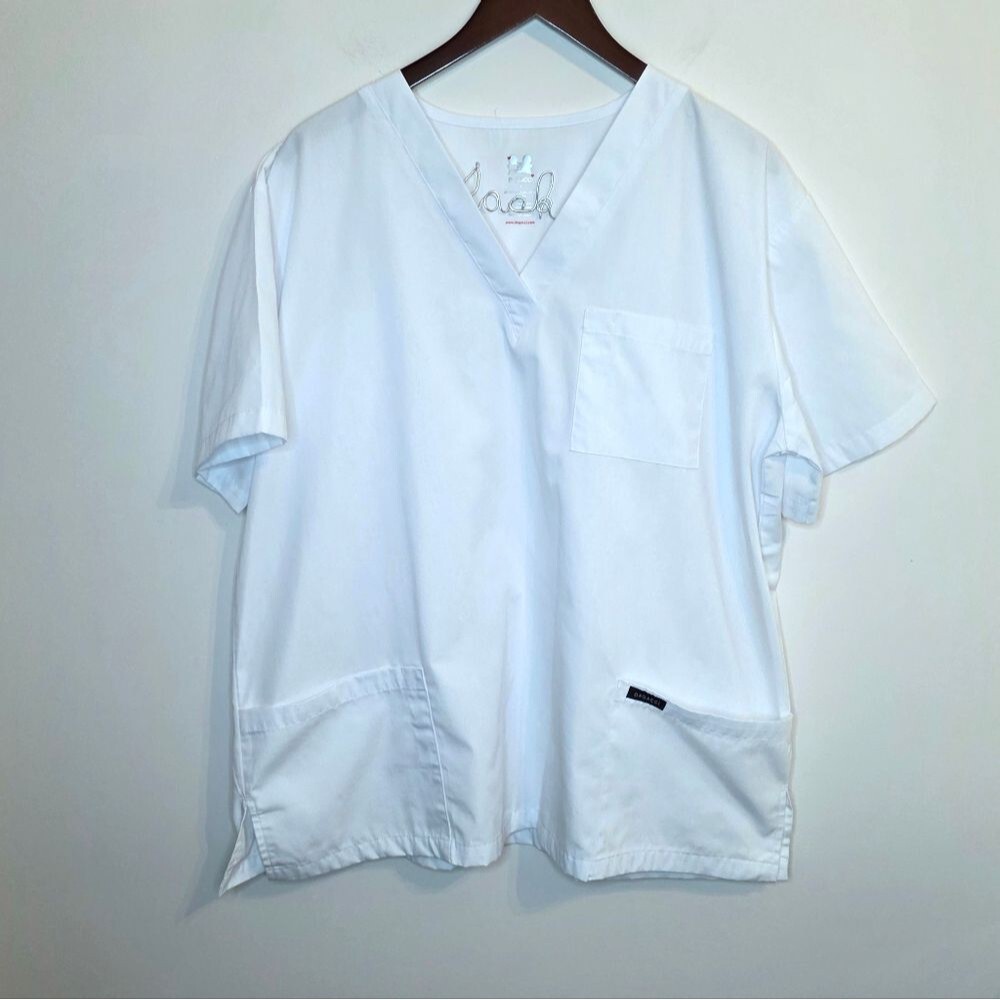 Dagacci White Scrub Top Style# 1000 Size XL